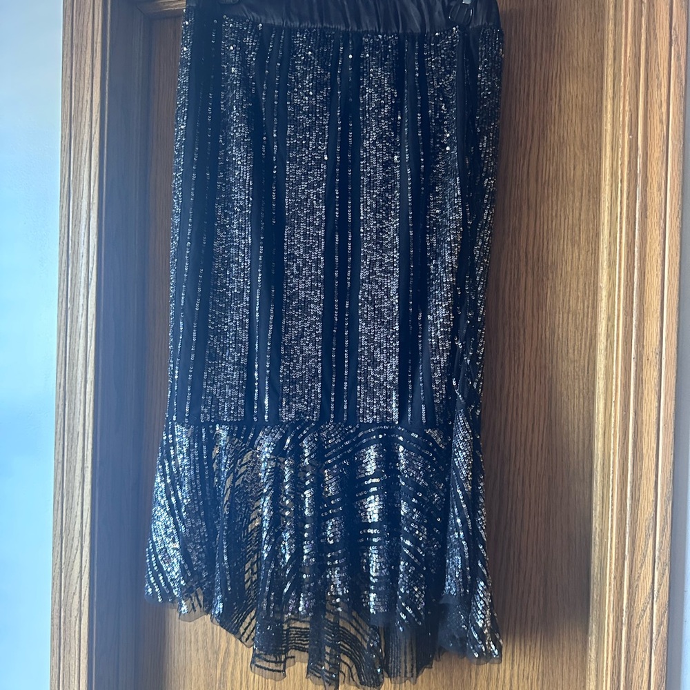 Blue Trumpet Midi Skirt with Pleated High-Low Design